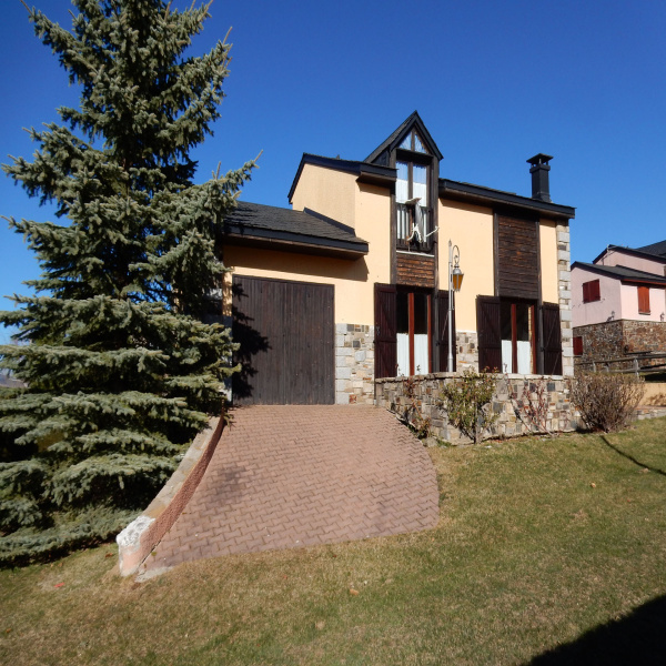 Offres de location Maison Sainte-Léocadie 66800